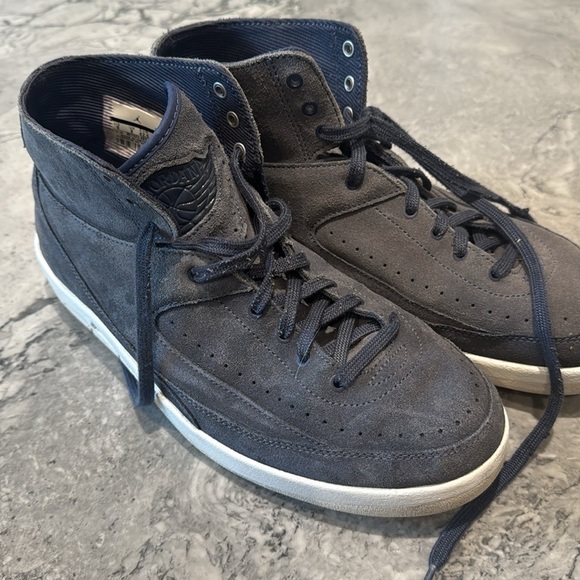 Men suade air Jordan Gray Nike Sneakers size US 9 European 42 1/2 - Picture 7 of 9